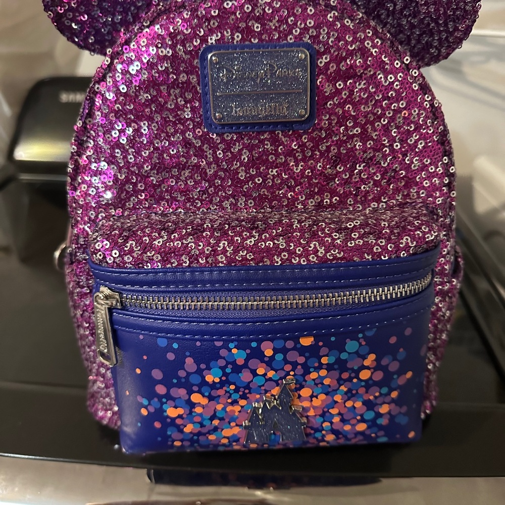 Lounge, fly, backpack